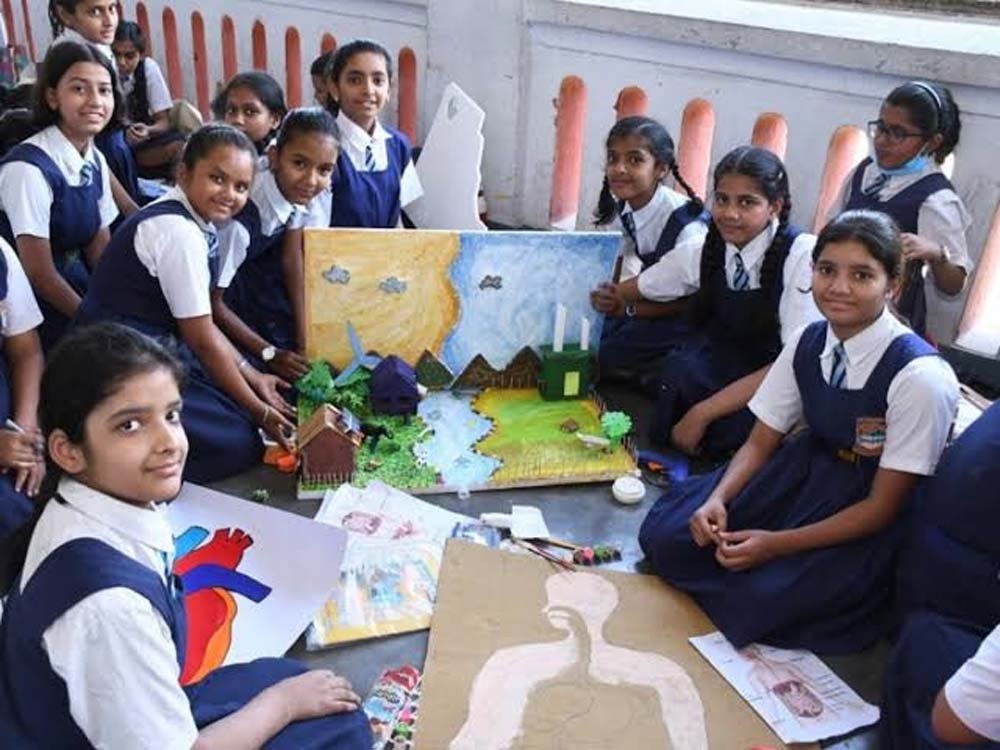 बैग छोड़कर स्कूल आएंगे बच्चे, खेल-कला से लेकर AI और रोबोटिक्स तक सीखेंगे