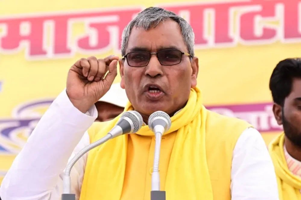 सुदामा वाले बयान के बाद सियासत गरमाई, OP राजभर ने अखिलेश यादव पर साधा निशाना