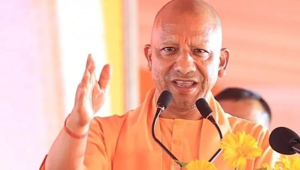 CM योगी का विपक्ष पर बड़ा वार, बोले- 'चाचा-भतीजे की जोड़ी जनता को लूटने निकल जाती थी'