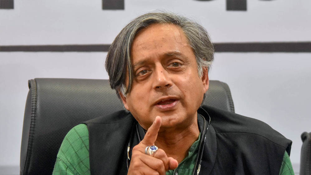 कांग्रेस के प्रदर्शन पर शशि थरूर का तंज, बोले- 'कॉकरोच जितना भी असरदार नहीं रहा'
