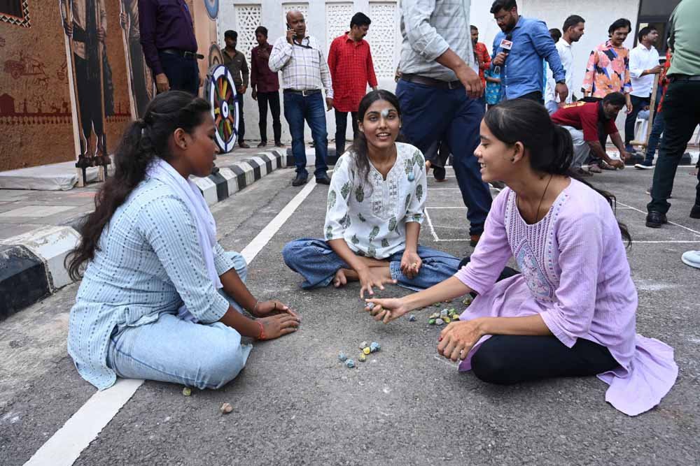 हरेली तिहार पर छत्तीसगढ़ी रंग में रंगा CM हाउस, राउत नाचा की धुन पर झूमे मंत्री