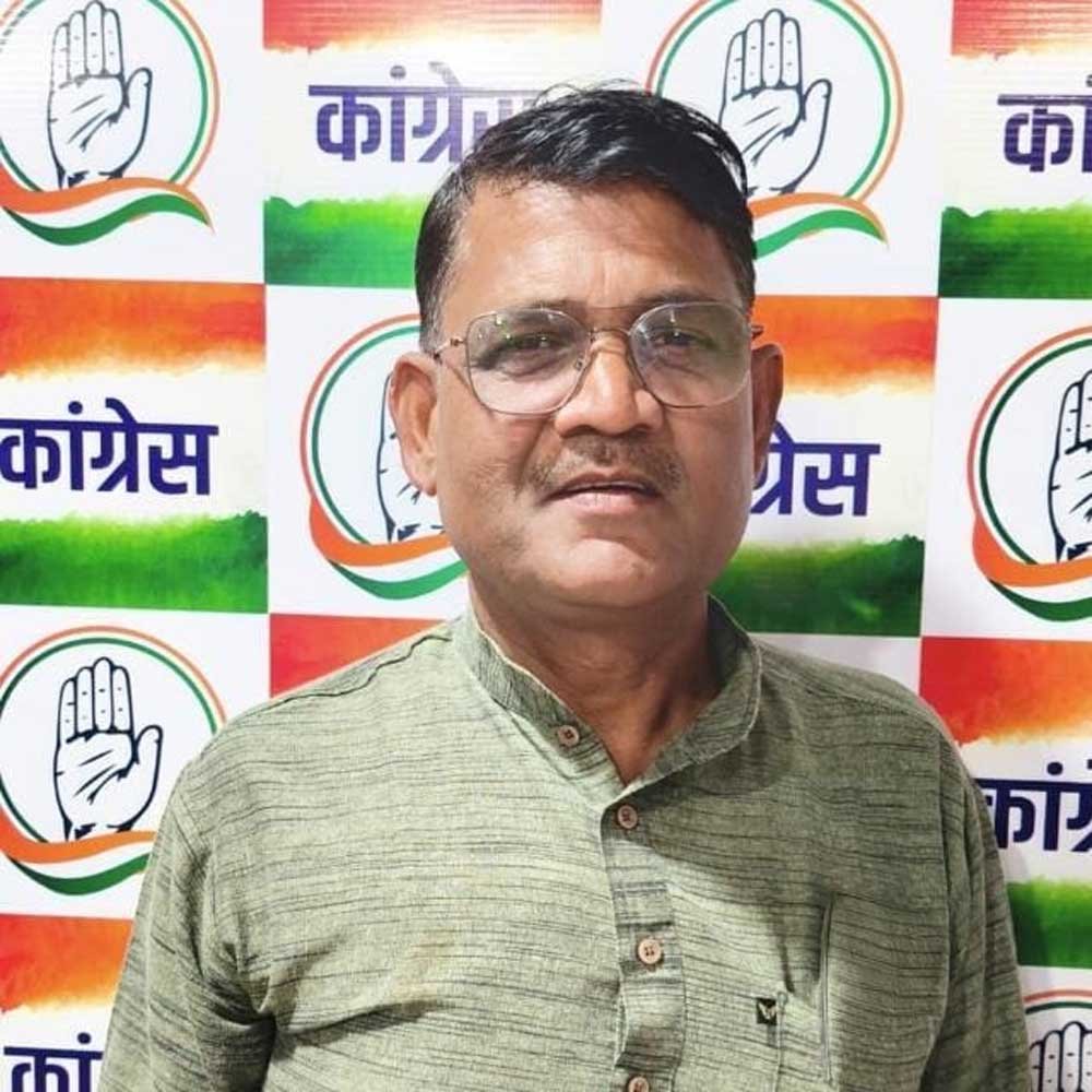 सरकारी कुर्सी पर राजनीति का रंग? पंचायत सचिव की कथित सोशल मीडिया सक्रियता पर कांग्रेस का हमला, 