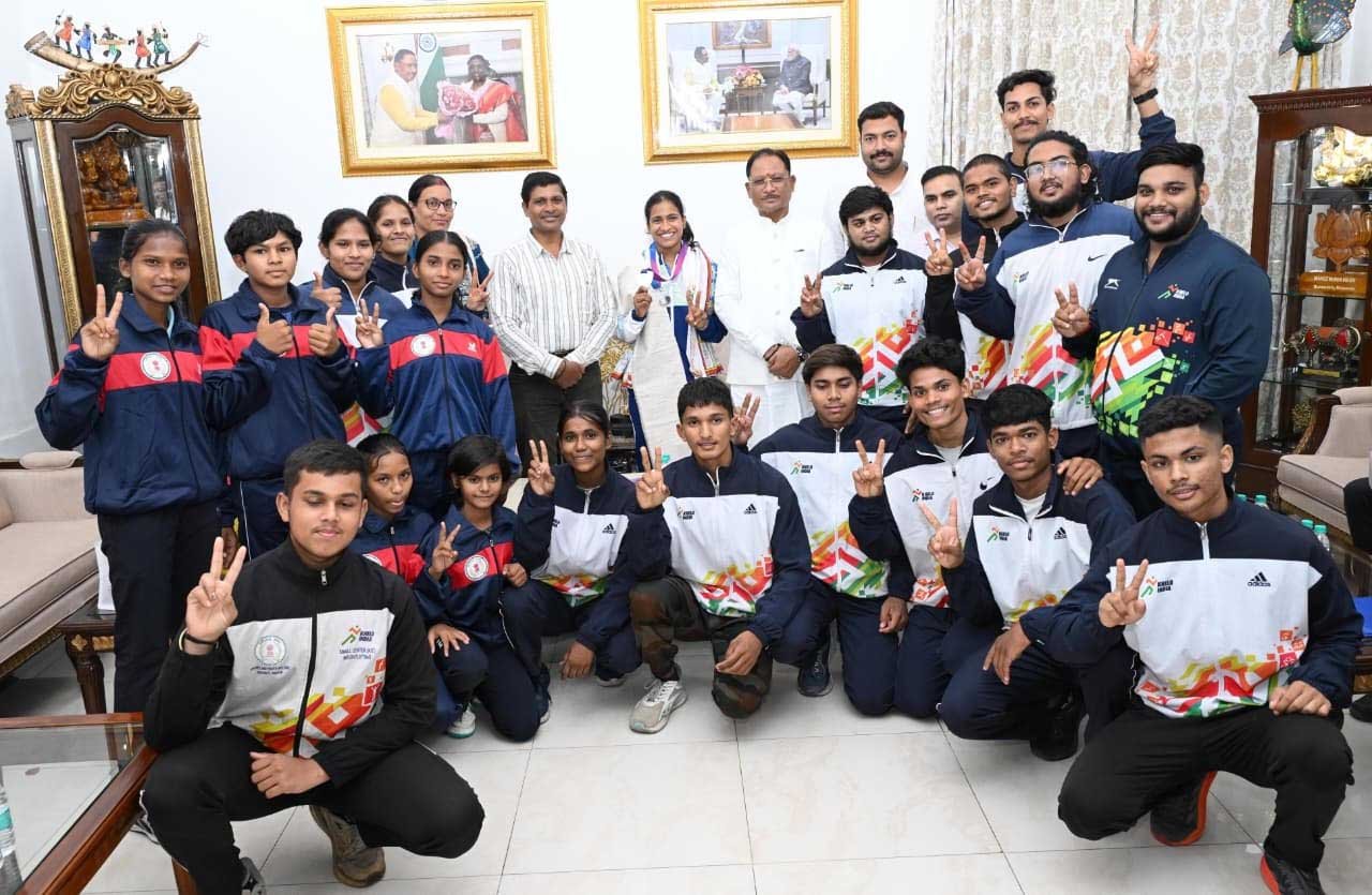 मुख्यमंत्री विष्णु देव साय ने की 30 लाख रुपये प्रोत्साहन राशि और आउट ऑफ टर्न डीएसपी पद पर पदोन्