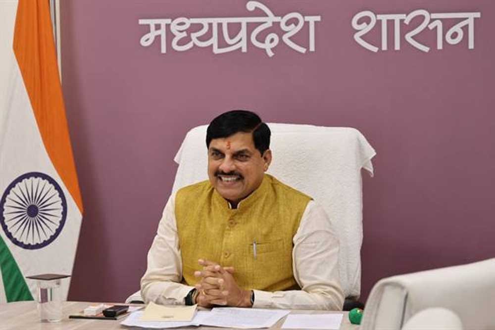 मुख्यमंत्री डॉ. यादव ने शिल्पियों को किया राज्य स्तरीय विश्वकर्मा पुरस्कार से सम्मानित