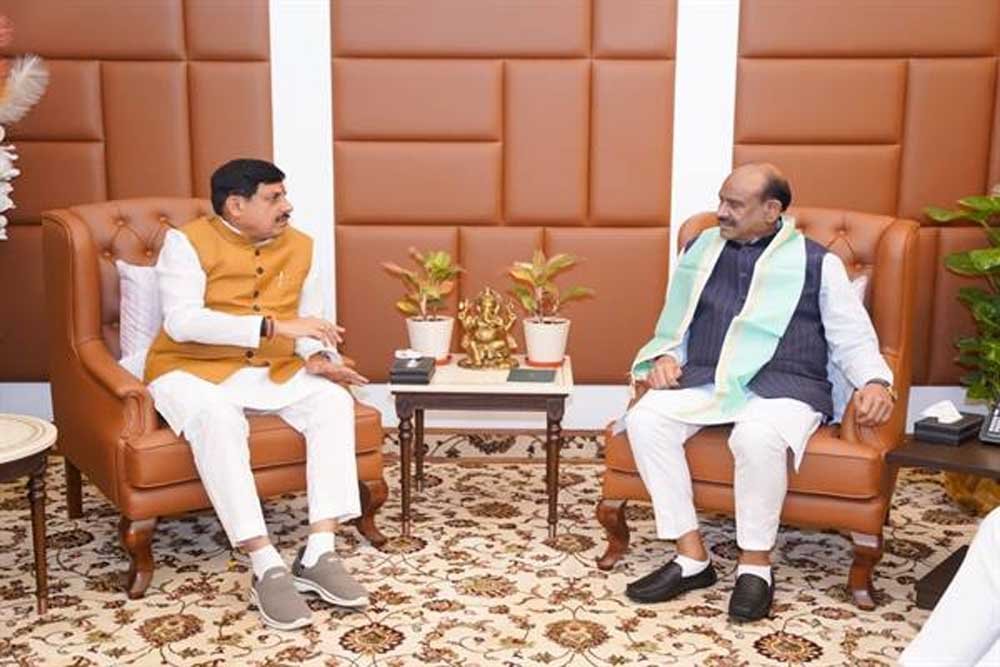 मुख्यमंत्री डॉ. यादव ने लोकसभा अध्यक्ष बिरला से की सौजन्य भेंट