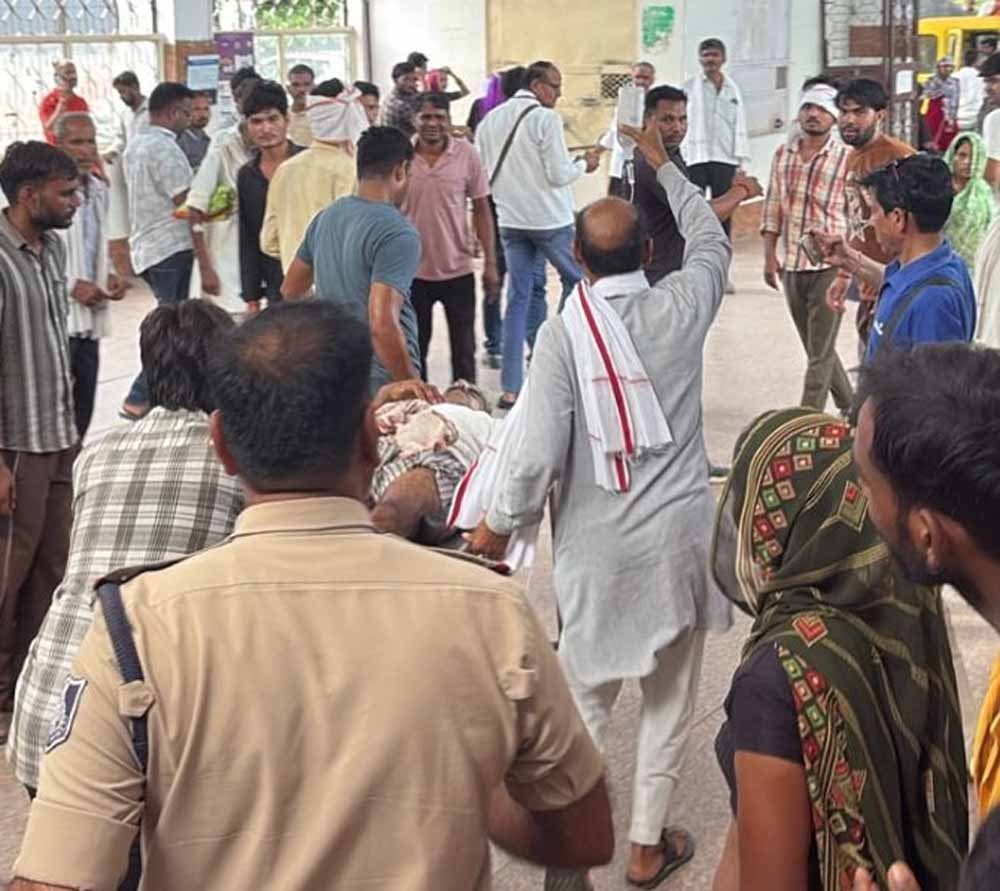 MP के मुरैना में ताबड़तोड़ फायरिंग, दो सगे भाइयों की मौत, 3 लोग गंभीर घायल