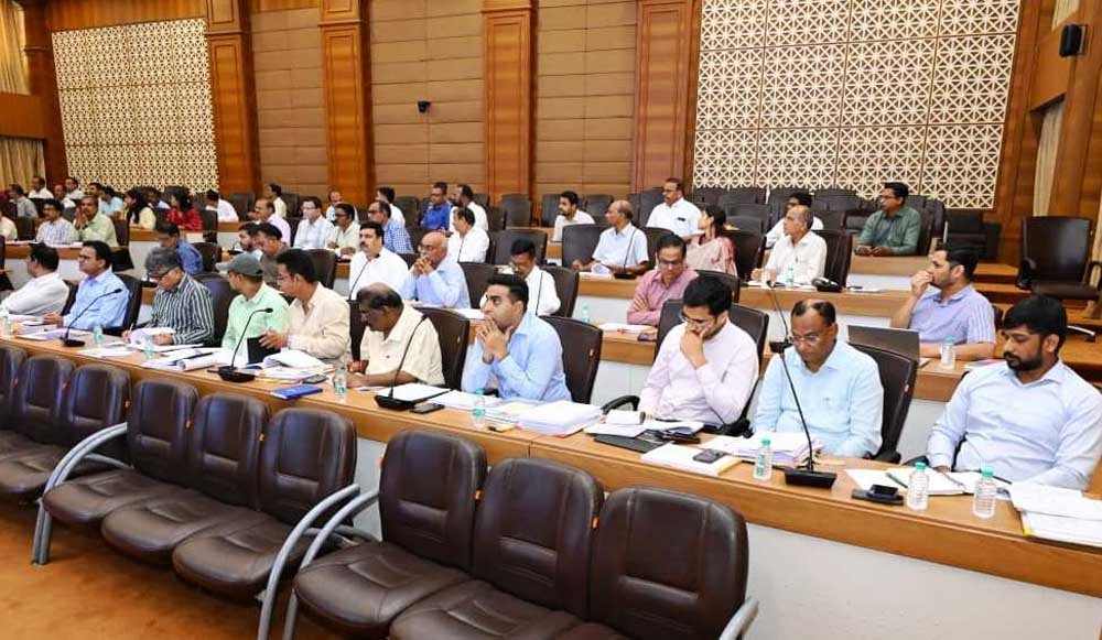 वर्ष 2024-25 तक के सभी प्रगतिरत कार्यों को मार्च-2027 तक पूर्ण करने के दिए निर्देश, काम नहीं कर