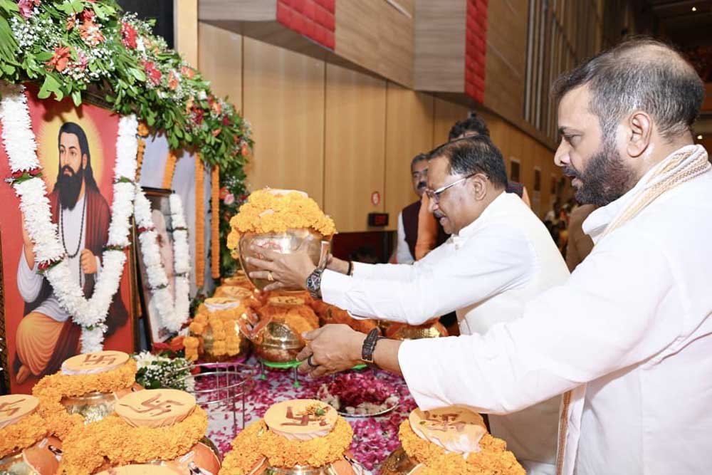 संत रविदास की 650वीं जयंती वर्ष पर आयोजित कलश वंदन महाअभियान में शामिल हुए मुख्यमंत्री साय