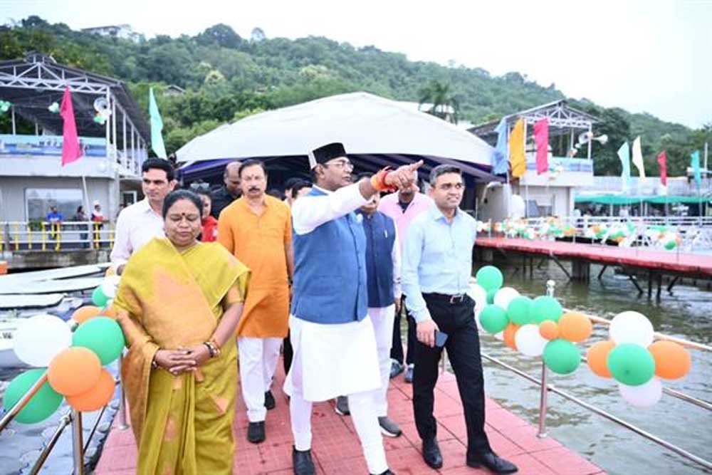 देश में पहली बार तालाब के बीच बनेगा फ्लोटिंग तिरंगा