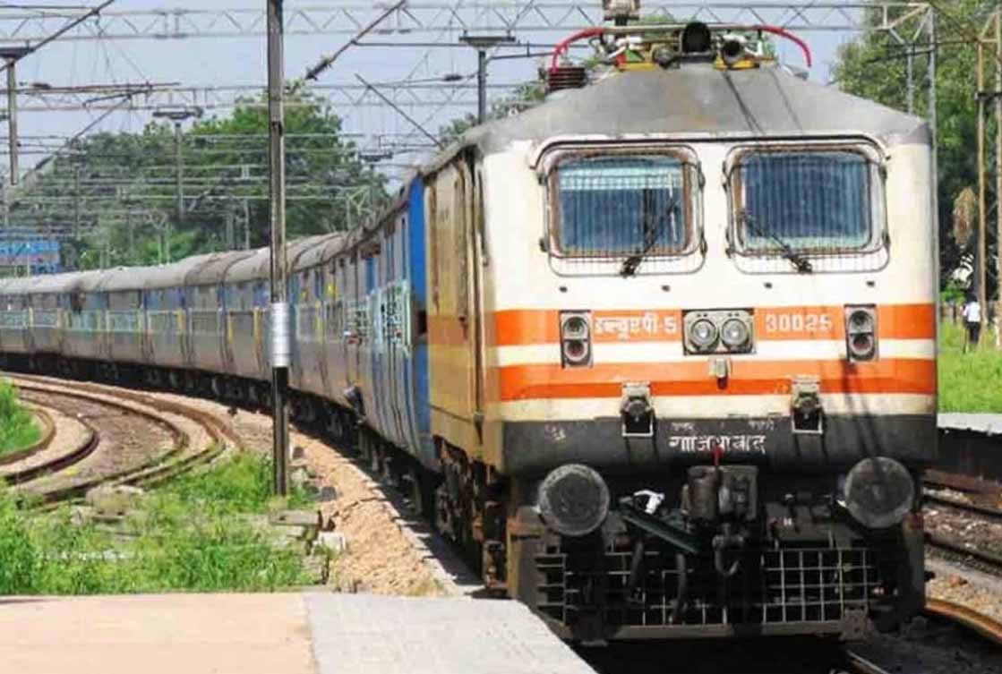 लंबे इंतजार के बाद खुशखबरी, अब खंडवा में भी रुकेगी पुणे-जबलपुर वीकली ट्रेन