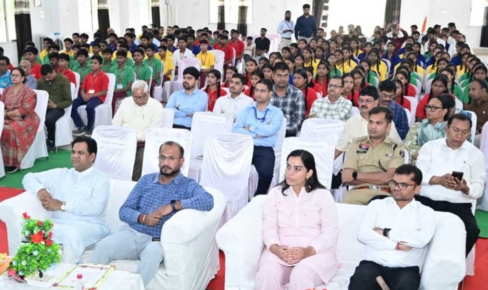 डोंगरिया में हजारों युवाओं ने लिया नशामुक्त भारत का संकल्प, विधायक प्रणव कुमार मरपची ने किया रा