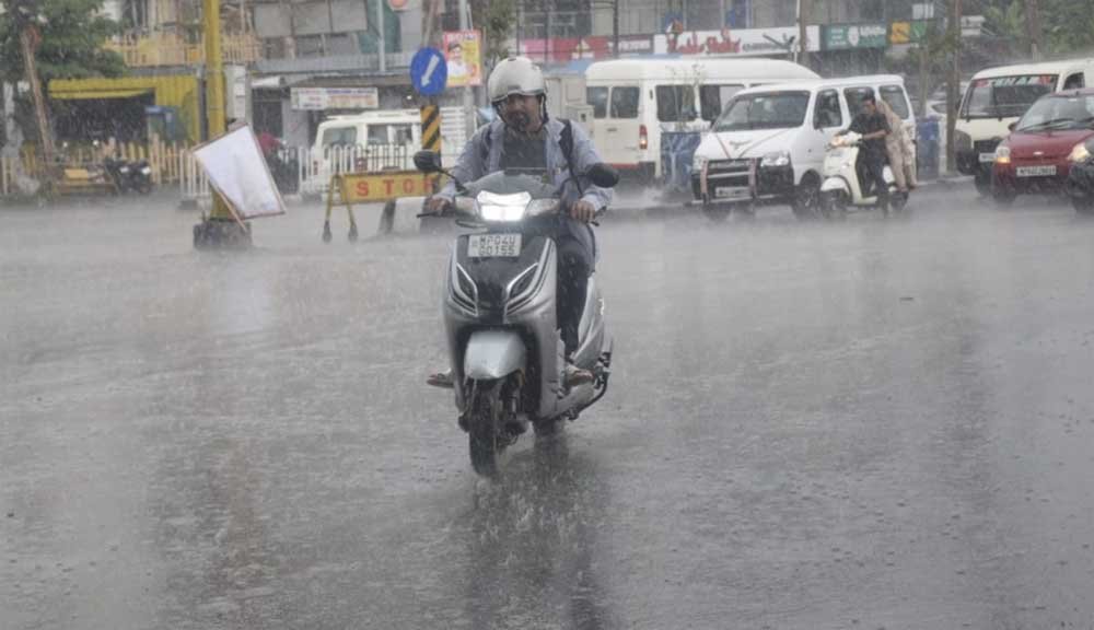 मध्यप्रदेश में मानसून का जोर, भोपाल-रीवा समेत कई जिलों में भारी बारिश की चेतावनी