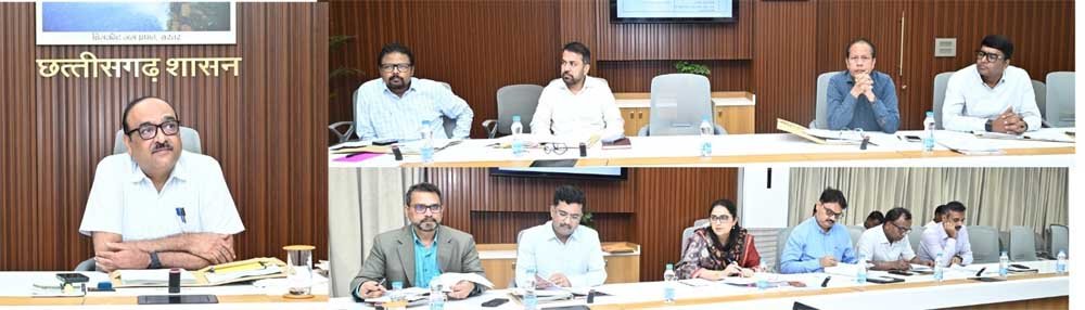 मुख्य सचिव ने नक्सल मुक्त क्षेत्रों में अधोसंरचना विकास और बुनियादी सुविधाओं को प्राथमिकता देने