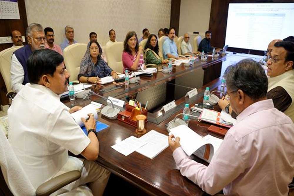 शहरी एवं बड़ी ग्राम पंचायतों के विकास तथा बेहतर प्रबंधन के लिए कार्य योजना बनाने के दिये निर्दे