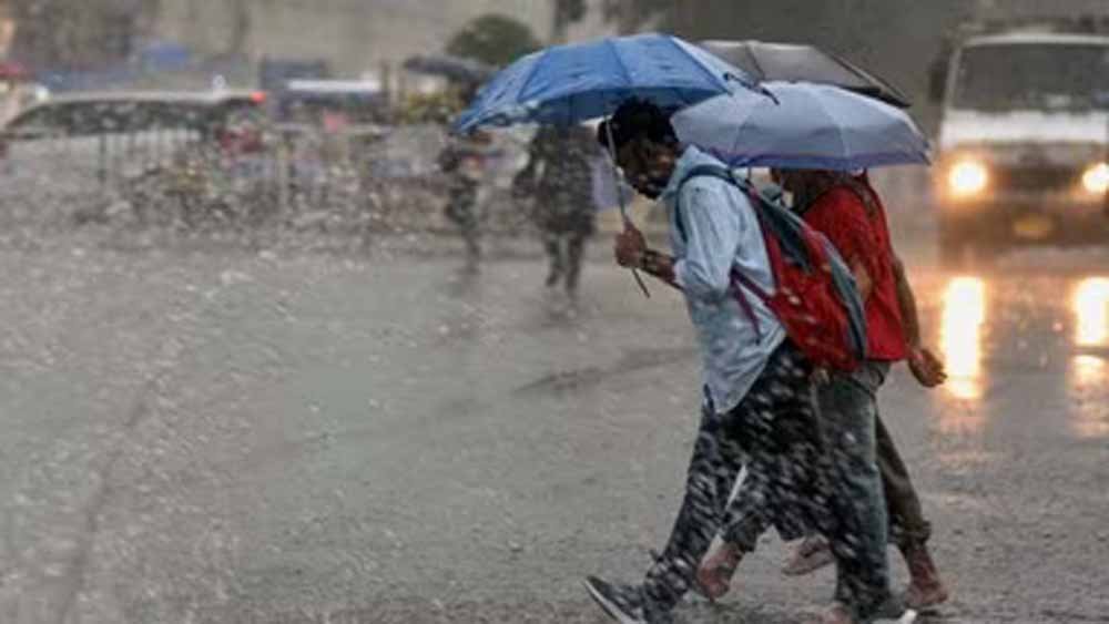 पटना समेत बिहार में बादल छाए, चार जिलों में भारी वर्षा चेतावनी
