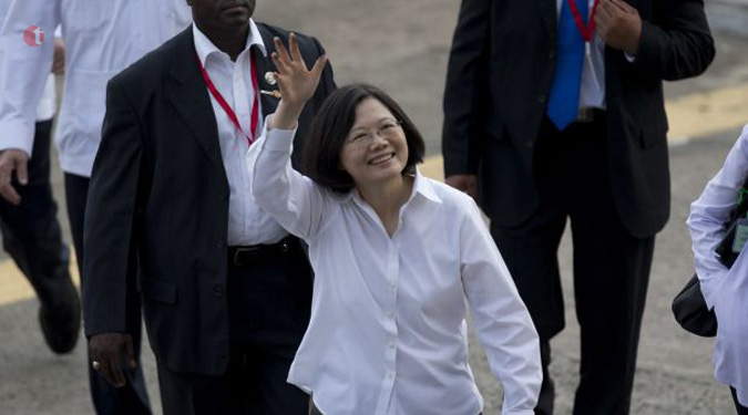 Taiwan president says wants to maintain communication with China