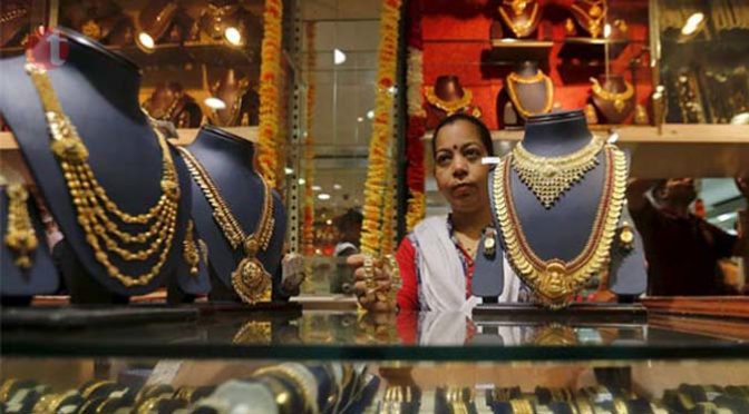 Gold cracks below Rs 29k, hits over 3-month low