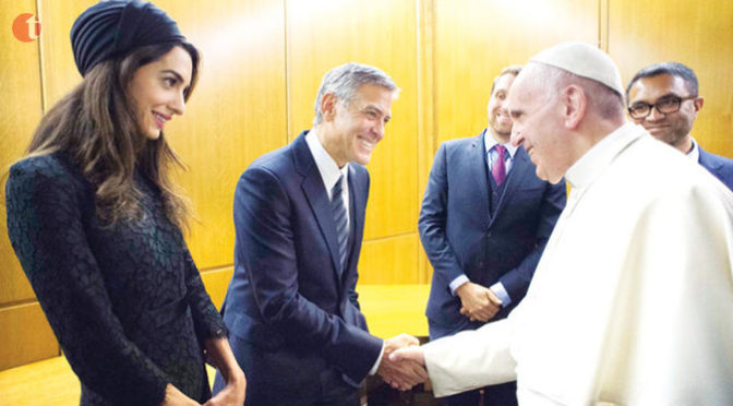 Pope Francis honors Clooney, Gere, Salma Hayek