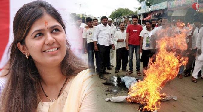 Pankaja Mundes supporters burn Fadnavis’s effigy after reshuffle