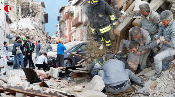 Strong quake rattles Italy, at least 18 dead