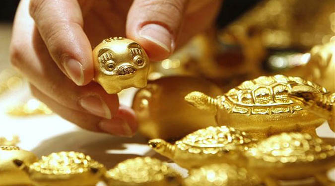 Gold imports drop by 76 % in April-July this year