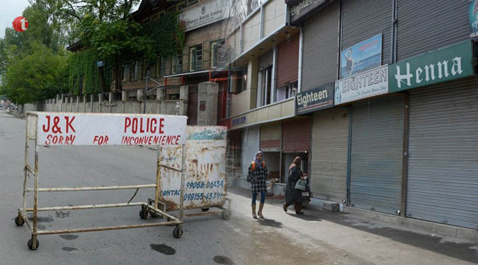 Kashmir's economy suffers body blow, Rs 6,400 cr. loss in 49 days