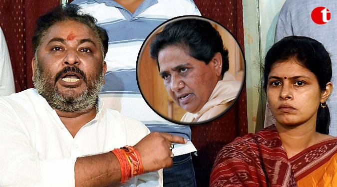 Mayawati “auctioned” tickets and dared fight against Swati Singh