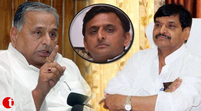 All is not well in SP, Mulayam Singh Yadav supports Shivpal