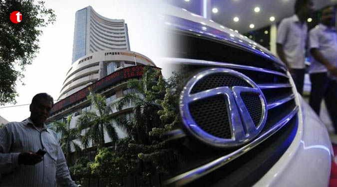 Markets continue to trade flat; Tata Motors up 3%