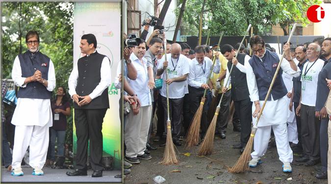 Amitabh Bachchan, Fadnavis pick up brooms during Cleanathon