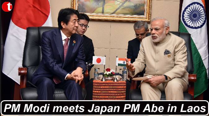 Prime Minister Modi meets Japan PM Abe in Laos