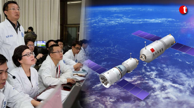 Shenzhou-11 spacecraft successfully docks with Tiangong-2 space lab