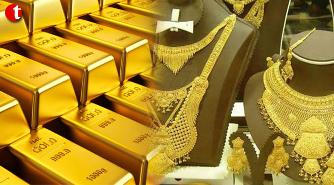 Gold futures climb Rs 280 on global cues