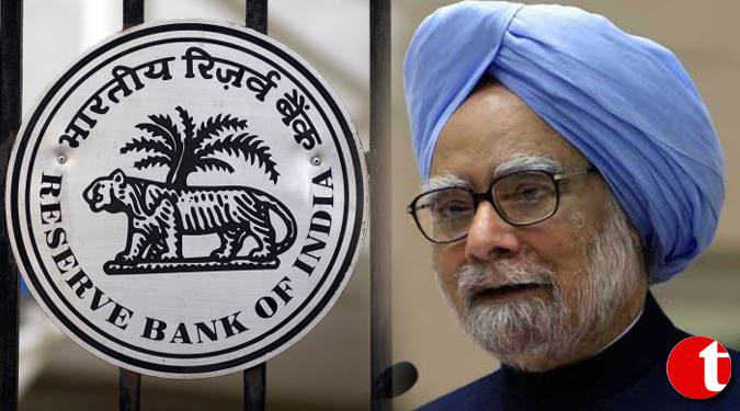 Manmohan Singh questions RBI autonomy post demonetisation
