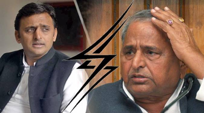Tussle for Cycle: Mulayam and Akhilesh in Delhi to show strength