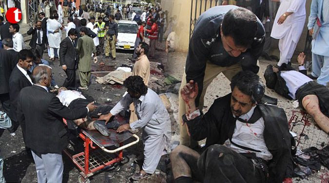 3 suicide bombers killed in multiple bomb blasts in Pakistan