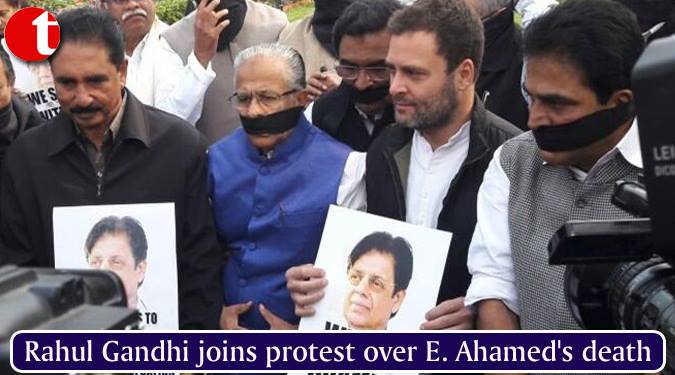 Rahul Gandhi joins protest over E. Ahamed’s death