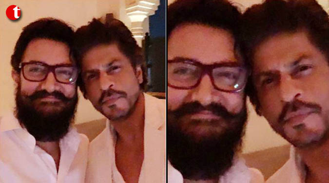 First photo in 25 years; SRK, Aamir's selfie moment