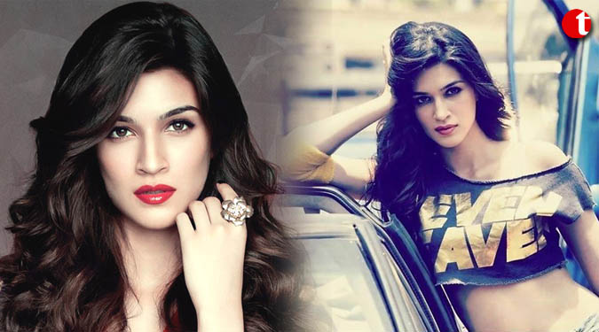 Neha Kakkar’s Voice Brings Smile to Kriti Sanon's Face