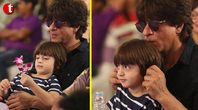 SRK celebrates 10 years of KKR with AbRam