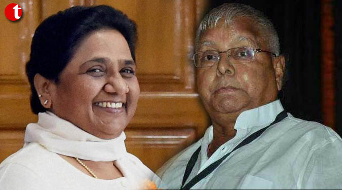 Lalu backs Mayawati, offers her RS seat from Bihar