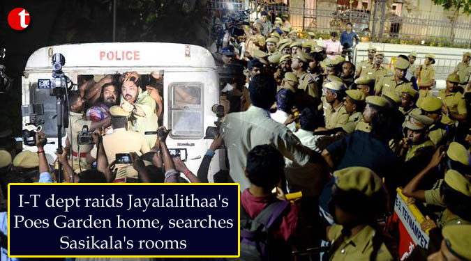 I-T dept raids Jayalalithaa's Poes Garden home, searches Sasikala's rooms