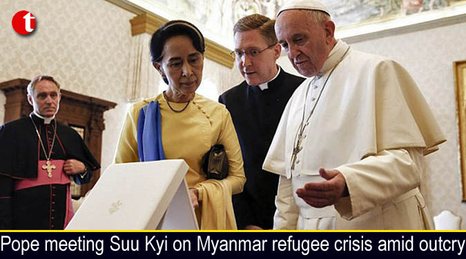 Pope meeting Suu Kyi on Myanmar refugee crisis amid outcry