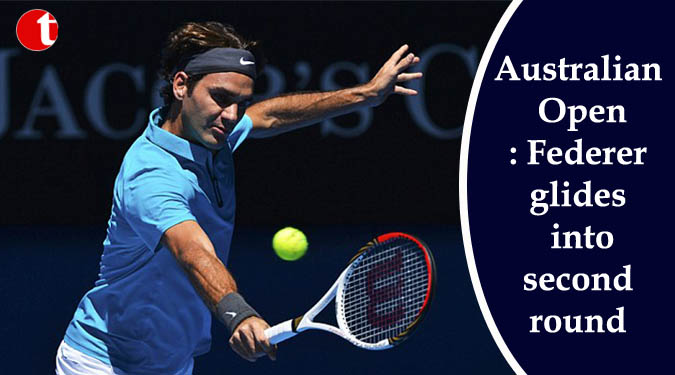 Australian Open: Federer glides into second round