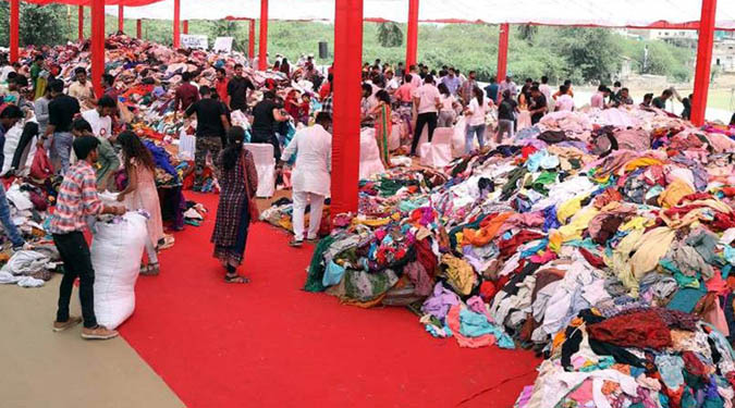 उदयपुर में बना विश्वकीर्तिमान, दान में मिले 3 लाख कपड़े