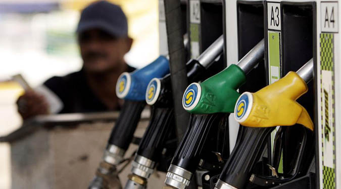 दिल्ली में पेट्रोल की कीमत करीब पांच साल के ऊपरी स्तर पर