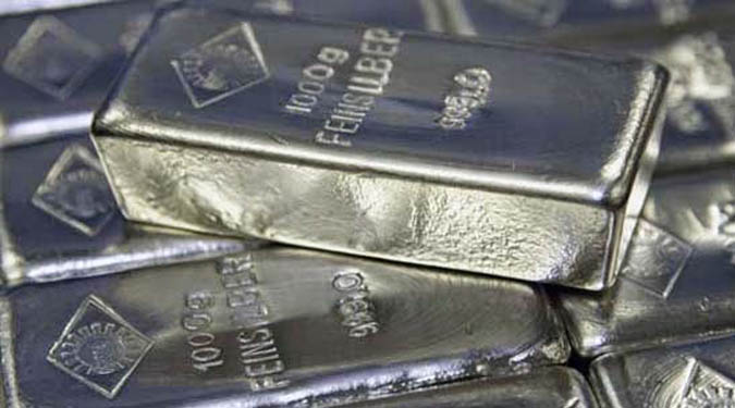 Silver falls by Rs 92 on weak global cues