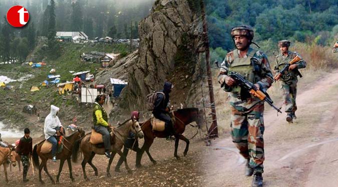 जम्मू एवं कश्मीर : युद्ध जैसी स्थिति के बीच सीमावर्ती गांवों से 40,000 लोगों ने पलायन किया