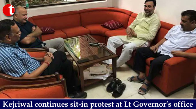 Kejriwal continues sit-in protest at Lt Governor’s office