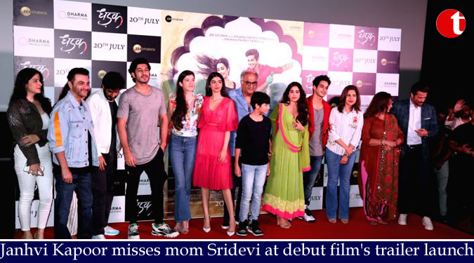 Janhvi Kapoor misses mom Sridevi at debut film’s trailer launch